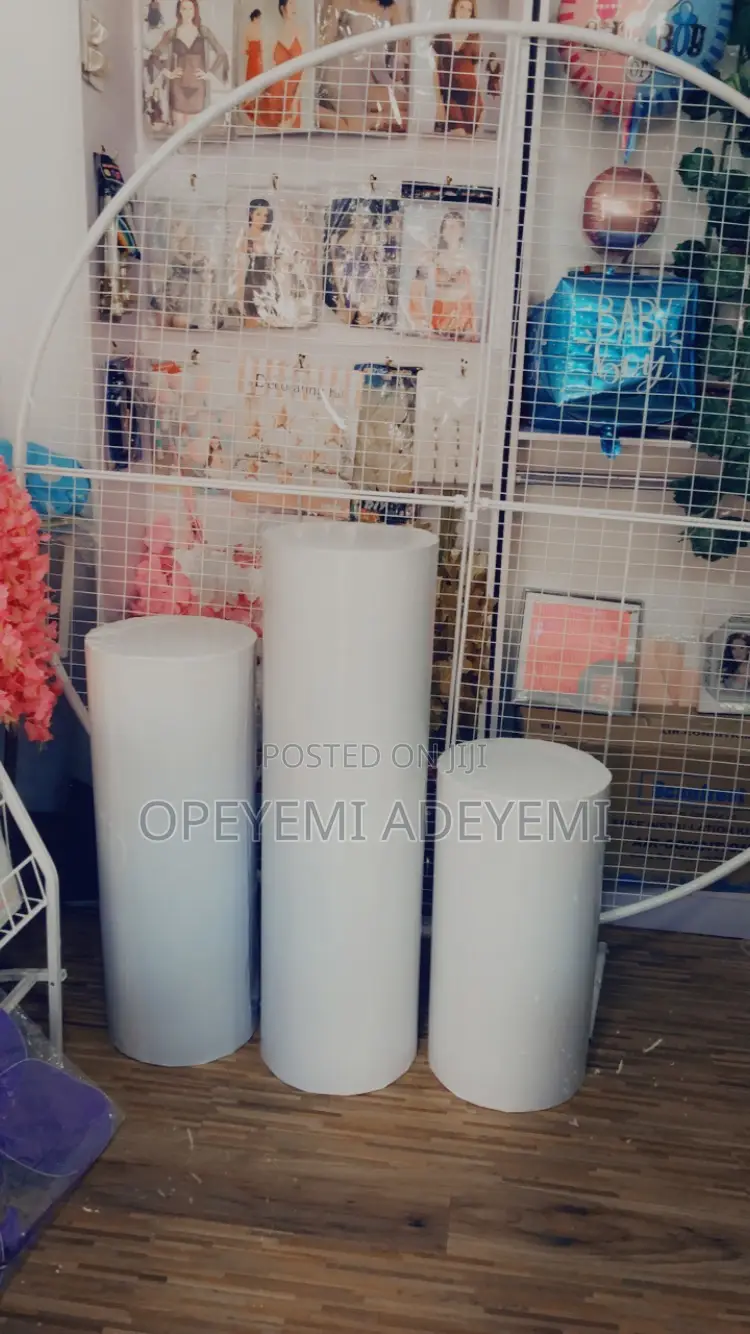 Wooden Round Plinths for Sale
