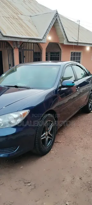 Toyota Camry 2.4 XLE 2005 Blue