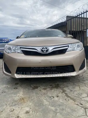 Toyota Camry L 4dr Sedan (2.5L 4cyl 6A) 2012 Gold
