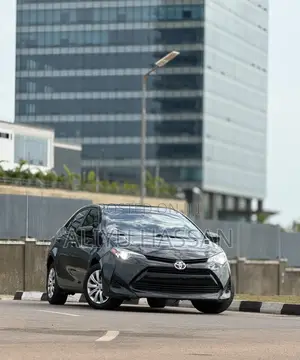 Toyota Corolla 2017 Black