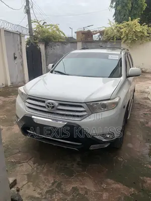 Toyota Highlander Limited 2012 White