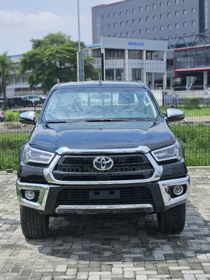 Toyota Hilux 2021 Black