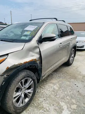 Toyota Highlander 2015 Gold