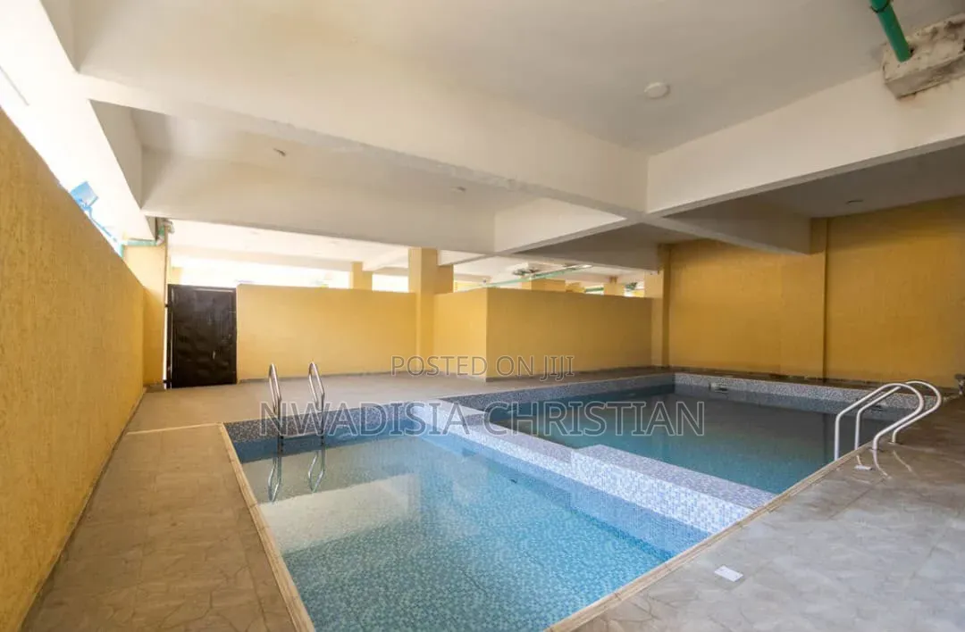 Modern 2-Bedroom Apartment With Pool Access