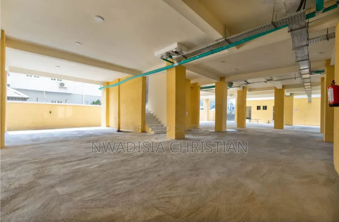 Modern 2-Bedroom Apartment With Pool Access