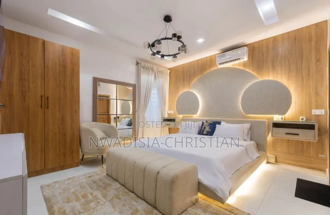 Modern 2-Bedroom Apartment With Pool Access
