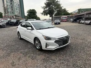 Hyundai Elantra 2019 White