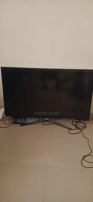 Slightly Faulty Samsung 40" Smart Tv (Distress Sale)