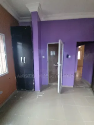2bdrm Block of Flats in Badore Road for rent
