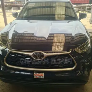 Toyota Highlander XLE 2021 Blue