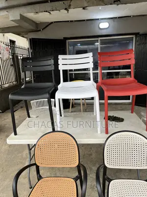 Modern Outdoor Plastic Dining Chair - Durable Slatted Cafe Seat