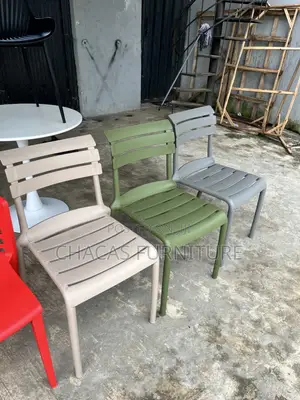 Modern Outdoor Plastic Dining Chair - Durable Slatted Cafe Seat