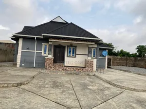3bdrm Bungalow in Talazo Gbekuba, Ibadan for sale