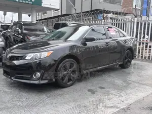 Toyota Camry SE 4dr Sedan (2.5L 4cyl 6A) 2013 Black