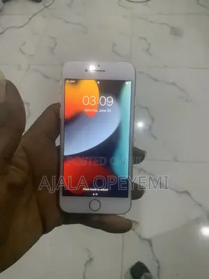 Apple iPhone 7 32 GB Silver