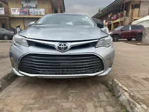 Toyota Avalon XLE 4dr Sedan (3.5L 6cyl 6A) 2015 Silver