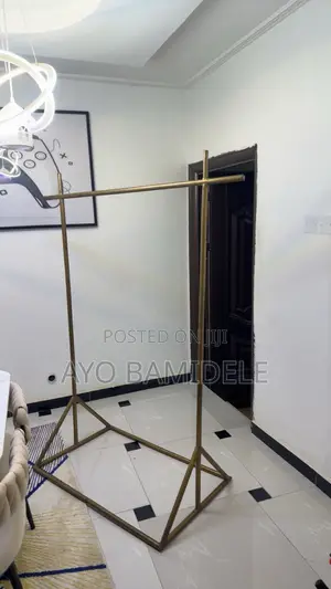 Metal Cloth Hanger Stand – Neatly Used