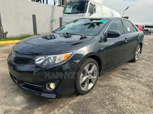 Toyota Camry SE 4dr Sedan w/Prod. End 11/13 (3.5L 6cyl 6A) 2014 Blue