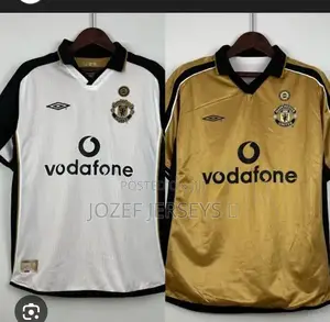 Manchester United 2001/02 Away Retro Jersey – Gold/Black