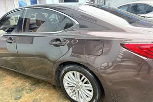 Lexus ES 2015 Brown