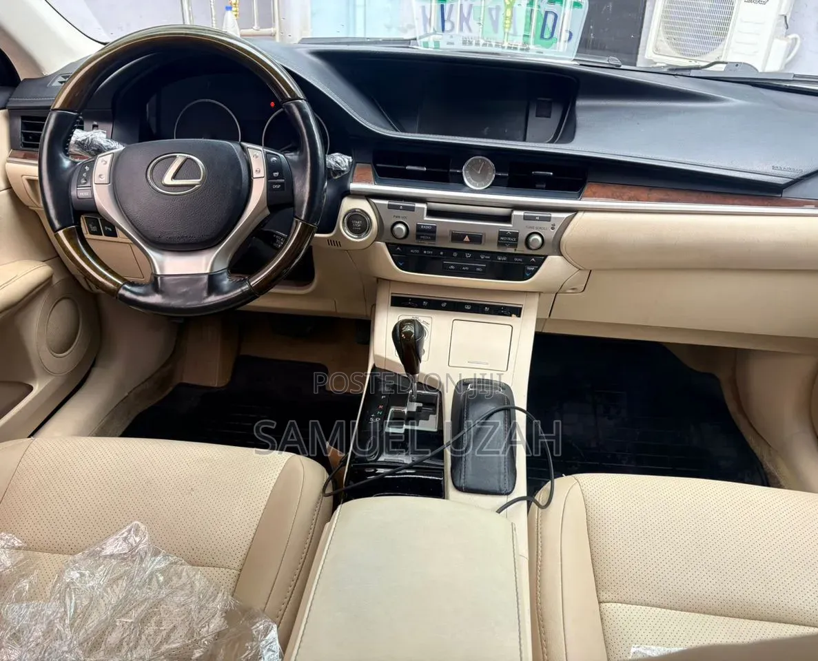 Lexus ES 2015 Brown