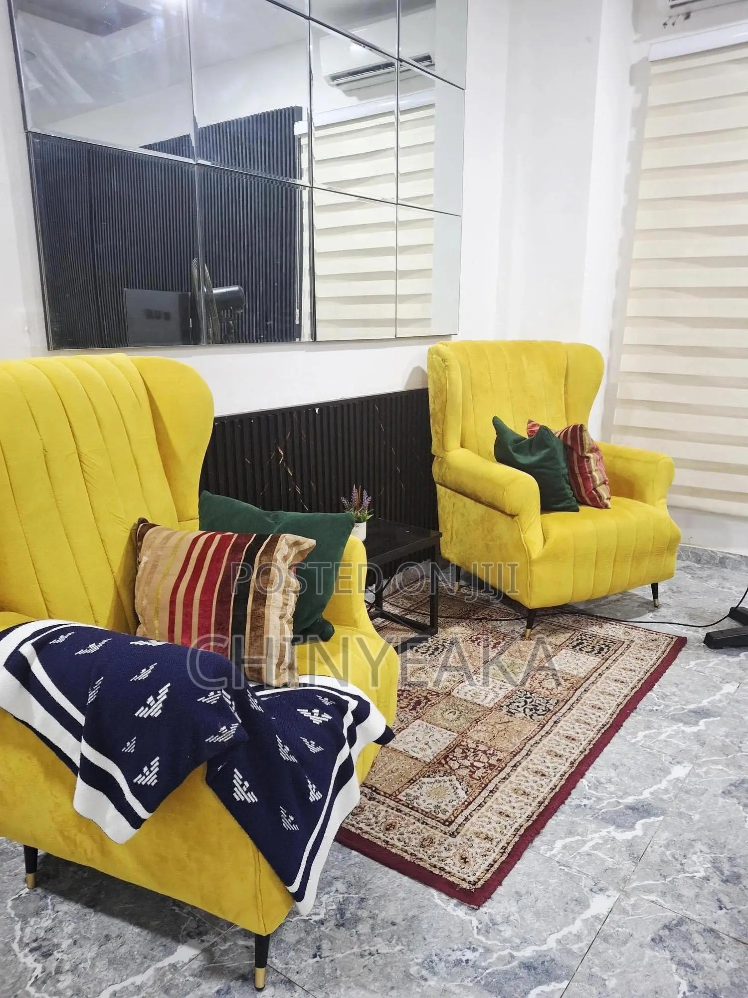 Single King Chairs