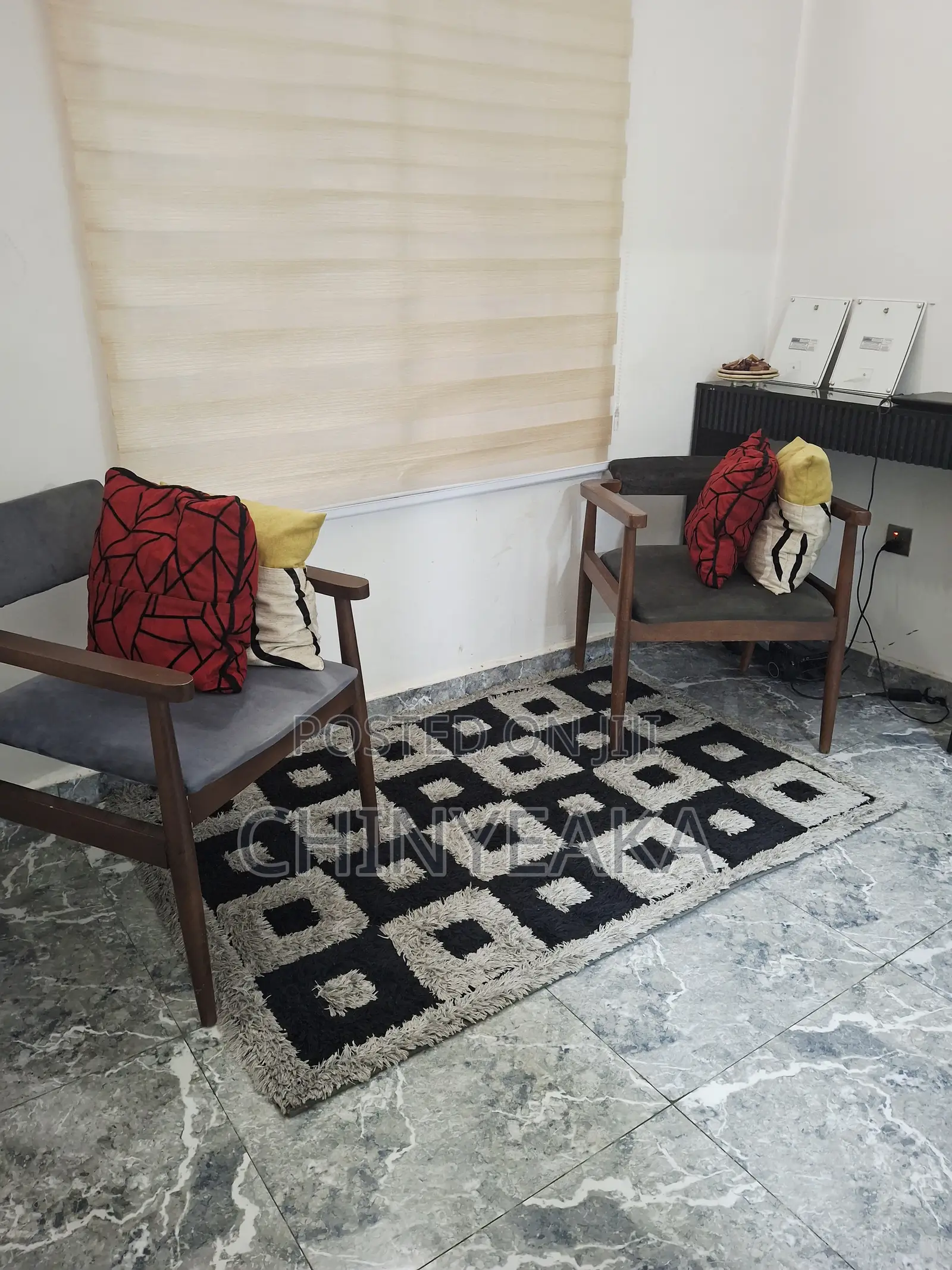 Singe Chairs