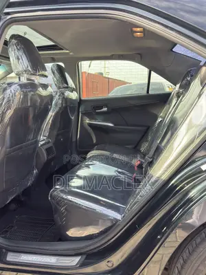 Toyota Camry SE V6 4dr Sedan (3.5L 6cyl 6A) 2012