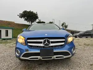 Mercedes-Benz GLA 250 2016 Blue