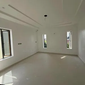 4bdrm Duplex in Estate, Life Camp for sale