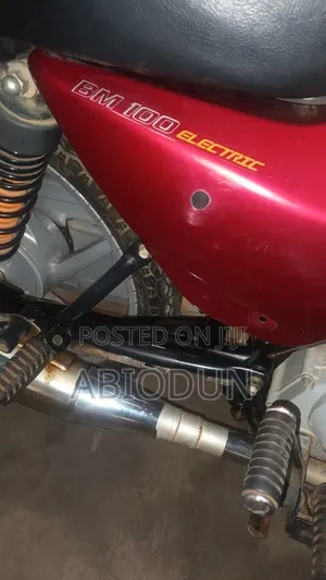 Bajaj Boxer BM100ES 2022 Red