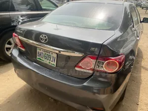 Toyota Corolla LE 4dr Sedan (1.8L 4 cyl 4A) 2009 Gray