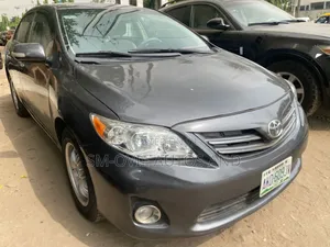 Toyota Corolla LE 4dr Sedan (1.8L 4cyl 4A) 2011 Gray