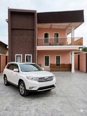 5bdrm Duplex in Heritage Estate for sale