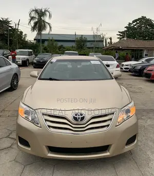 Toyota Camry 2009 Gold