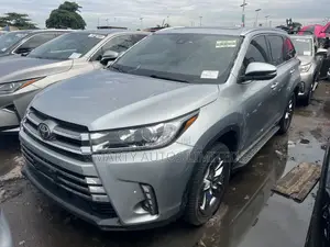 Toyota Highlander Limited Platinum 2019 Silver