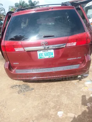 Toyota Sienna XLE 2005 Red