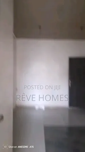 Mini Flat in Alagomeji for rent