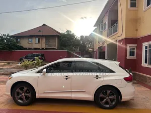 Toyota Venza 2010 White