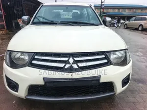 Mitsubishi L200 2015 White