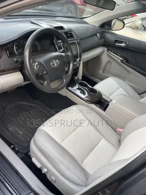 Toyota Camry LE 4dr Sedan (2.5L 4cyl 6A) 2013 Gray