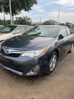 Toyota Camry LE 4dr Sedan (2.5L 4cyl 6A) 2013 Gray