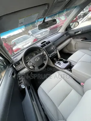 Toyota Camry LE 4dr Sedan (2.5L 4cyl 6A) 2013 Gray