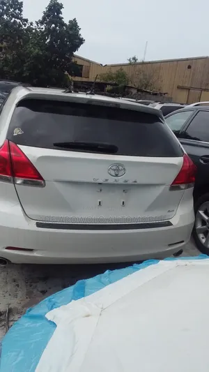 Toyota Venza 2010 White