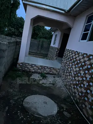 2bdrm Bungalow in Karu-Nasarawa for sale