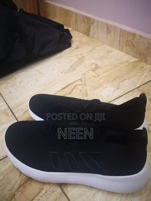 Black Knitstride Athletic Shoes