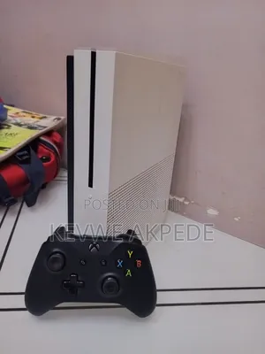Neatly Used Xbox One S Fully Working With One Controller