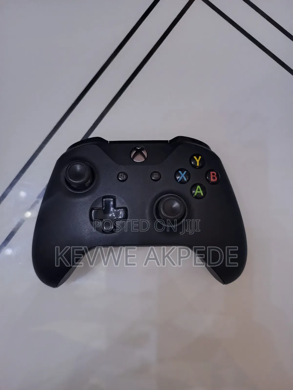 Neatly Used Xbox One S Fully Working With One Controller