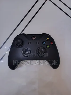 Neatly Used Xbox One S Fully Working With One Controller