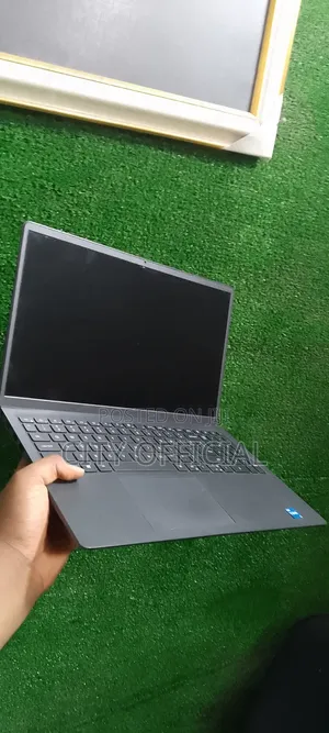 Laptop Dell Vostro 3520 8GB Intel Core i5 SSD 256GB